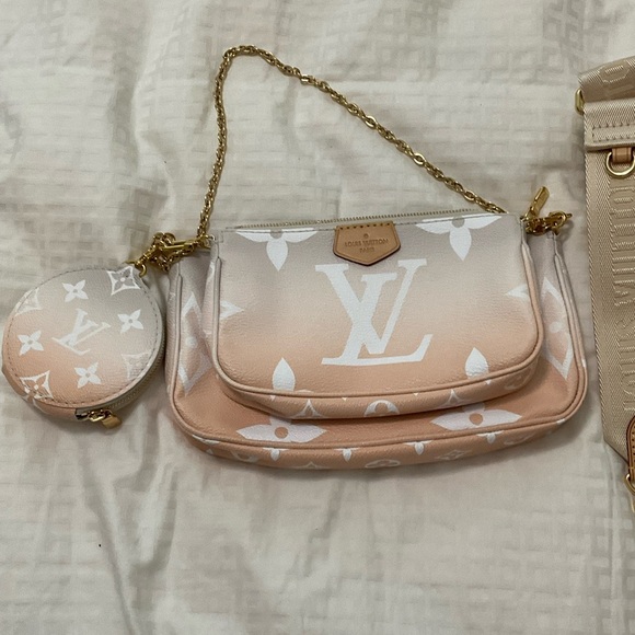 Louis Vuitton Monogram Giant By The Pool Multi-Pochette Accessoires handbag - Picture 6 of 15